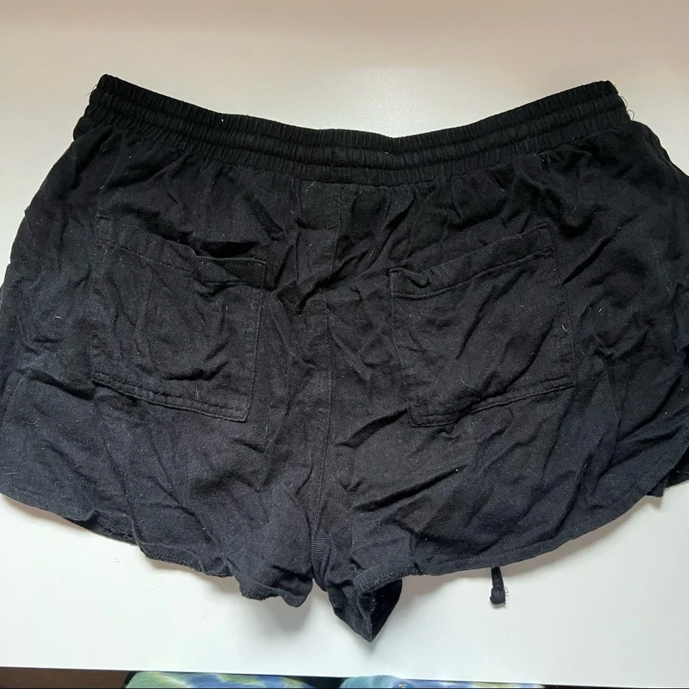 Universal Thread Black Draw String Shorts - Picture 2 of 3